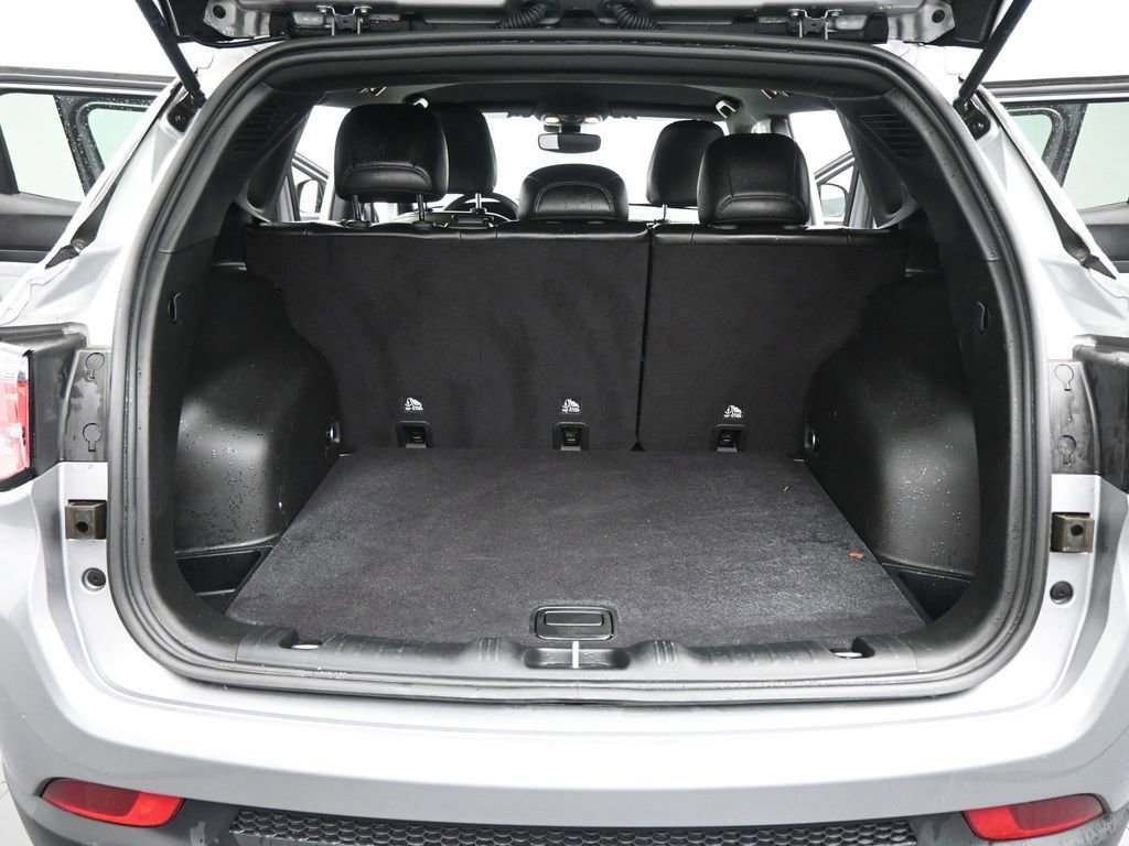 Used 2023 Jeep Compass Latitude image 46