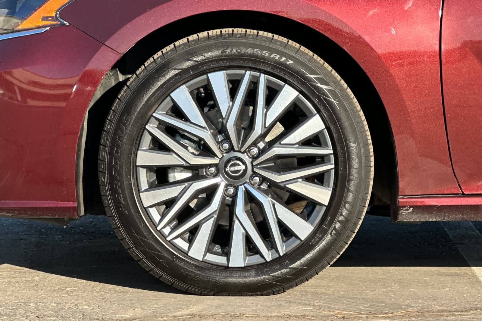 Used 2024 Nissan Altima 2.5 SV FWD image 26
