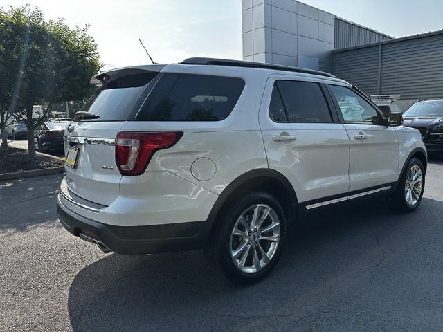 Certified 2018 Ford Explorer XLT w/ Equipment Group 202A AWD/4WD image 5