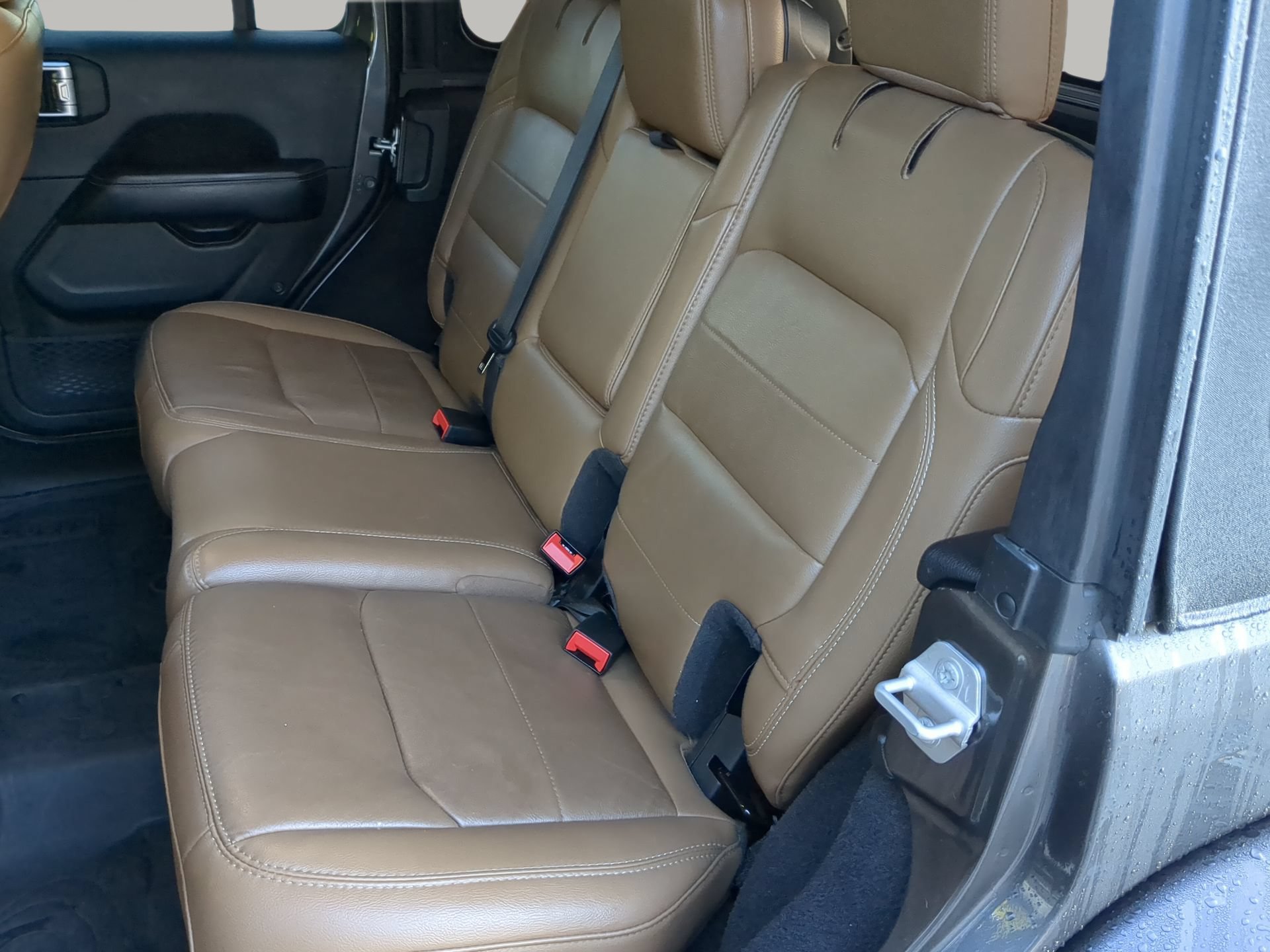 Used 2022 Jeep Wrangler Unlimited Sahara AWD/4WD image 53