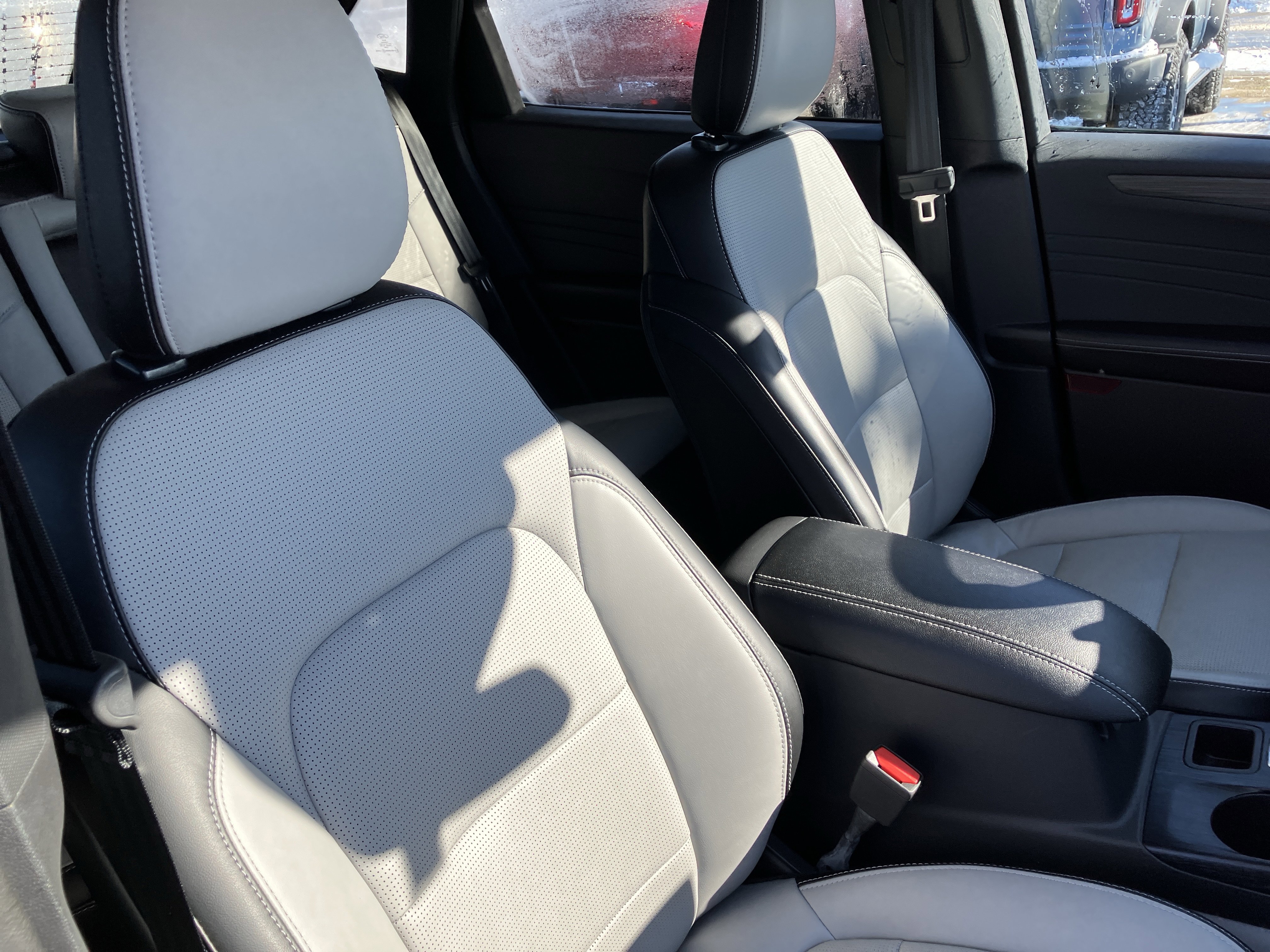 Certified 2024 Ford Escape Platinum image 17