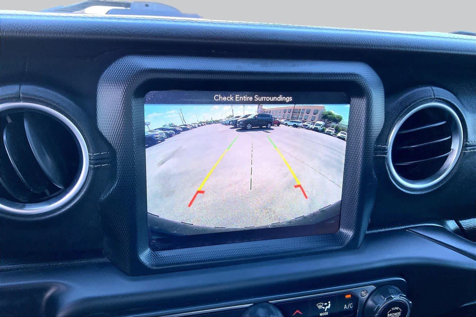 Used 2018 Jeep Wrangler Unlimited Sahara w/ Quick Order Package 24M Moab AWD/4WD image 23