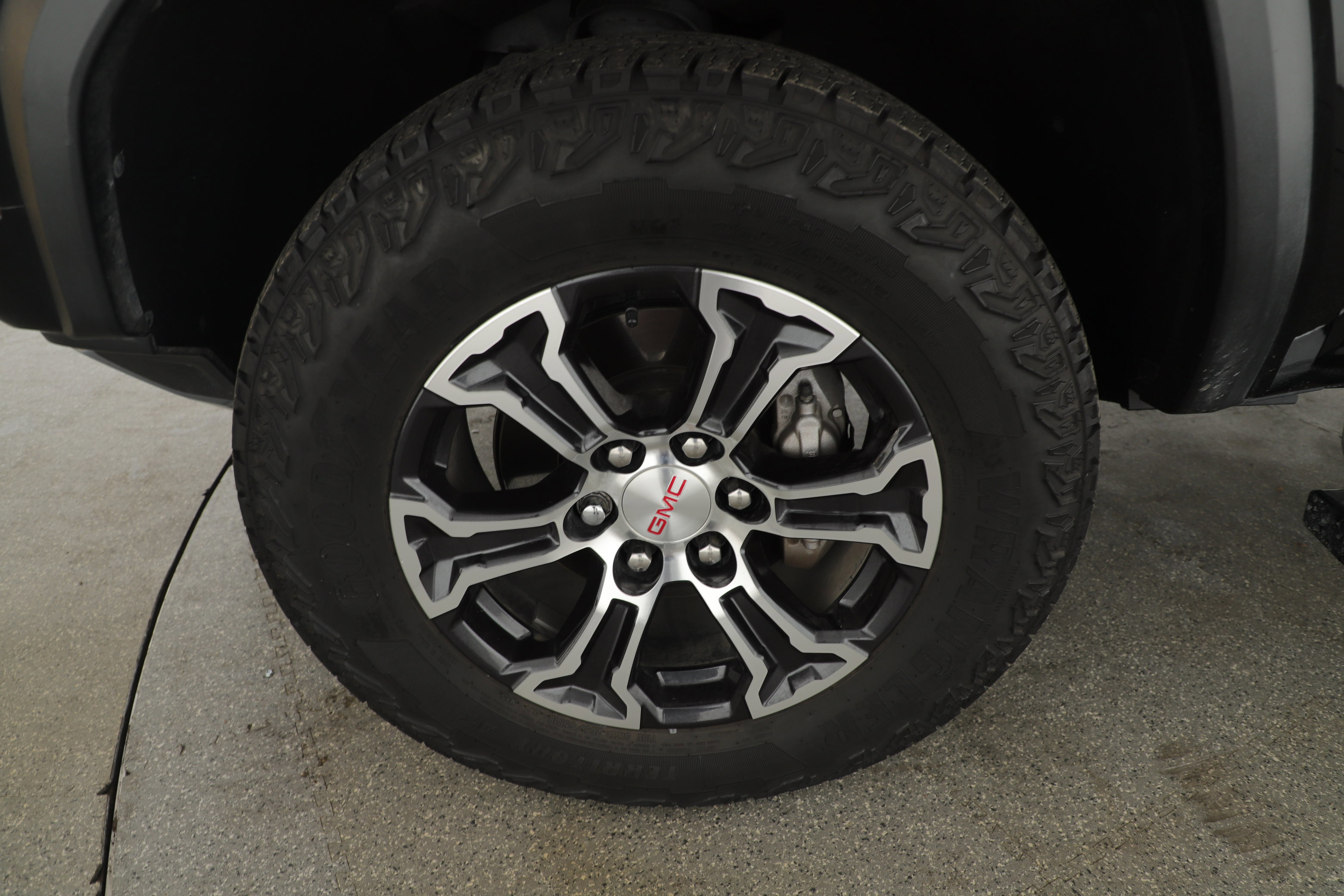 Used 2023 GMC Canyon AT4 w/ Technology Package image 7