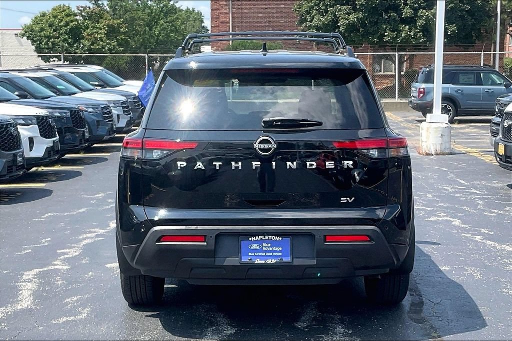Used 2022 Nissan Pathfinder SV FWD image 3
