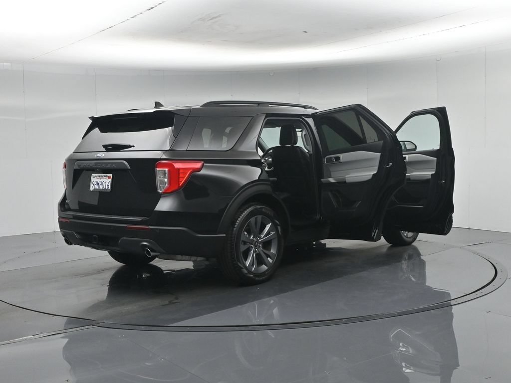 Certified 2023 Ford Explorer XLT w/ Equipment Group 202A RWD image 34