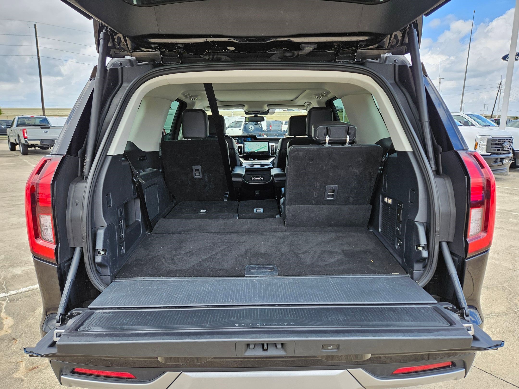 Certified 2025 Ford Expedition Platinum AWD/4WD image 29