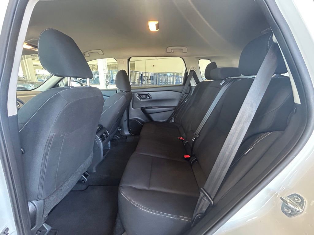 Used 2024 Nissan Rogue S AWD/4WD image 32