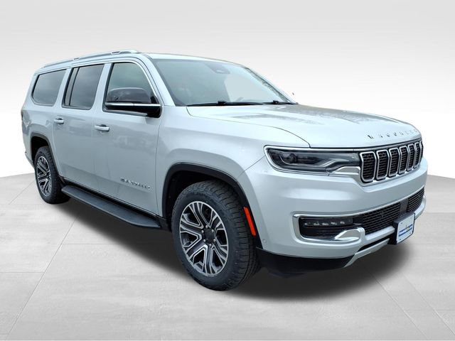 Used 2024 Jeep Wagoneer L Series II w/ Flexible Seating Group AWD/4WD image 11