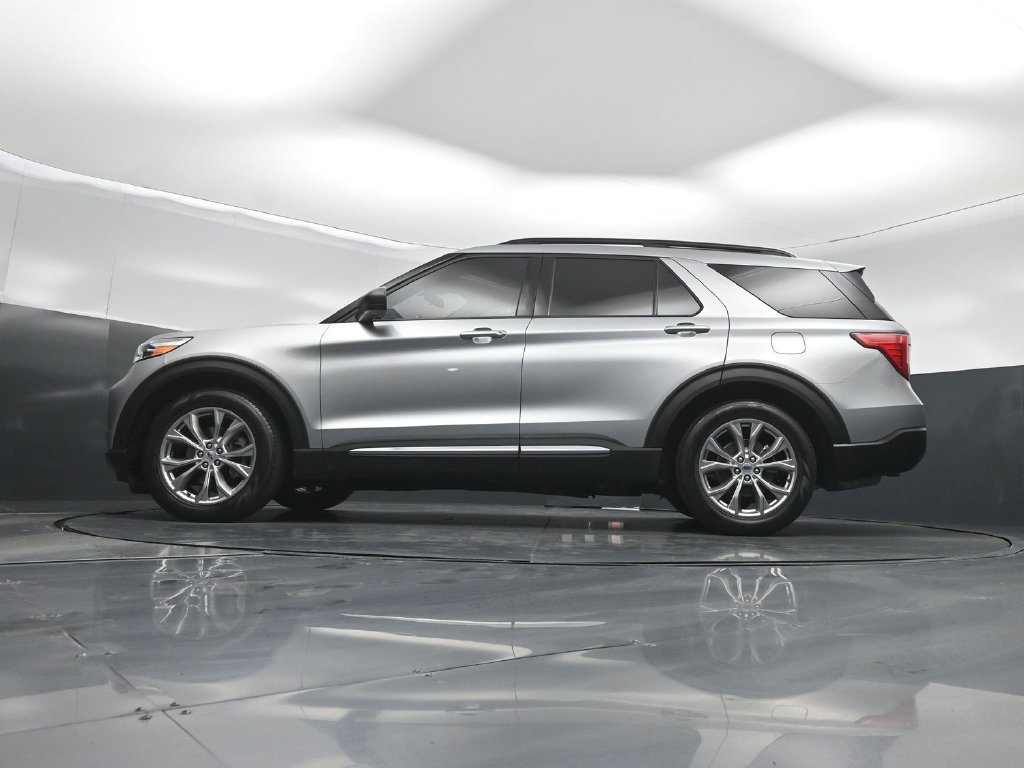 Certified 2021 Ford Explorer XLT w/ Equipment Group 202A RWD image 46