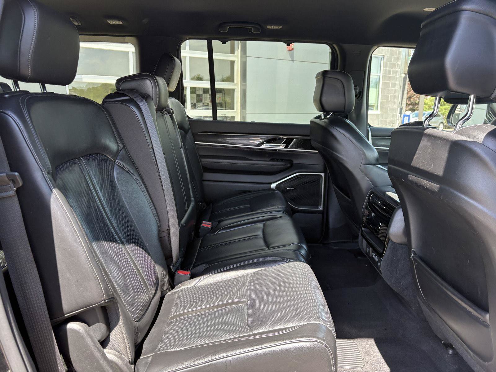 Used 2022 Jeep Wagoneer Series I w/ Convenience Group I AWD/4WD image 22