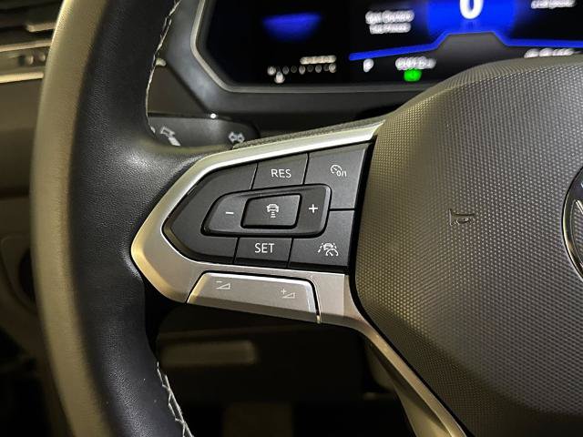 Used 2022 Volkswagen Tiguan SE w/ Panoramic Sunroof Package FWD image 21