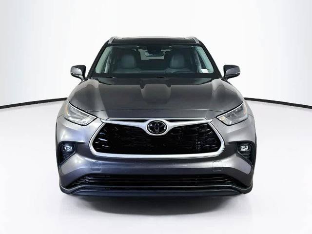 Used 2023 Toyota Highlander XLE FWD image 6
