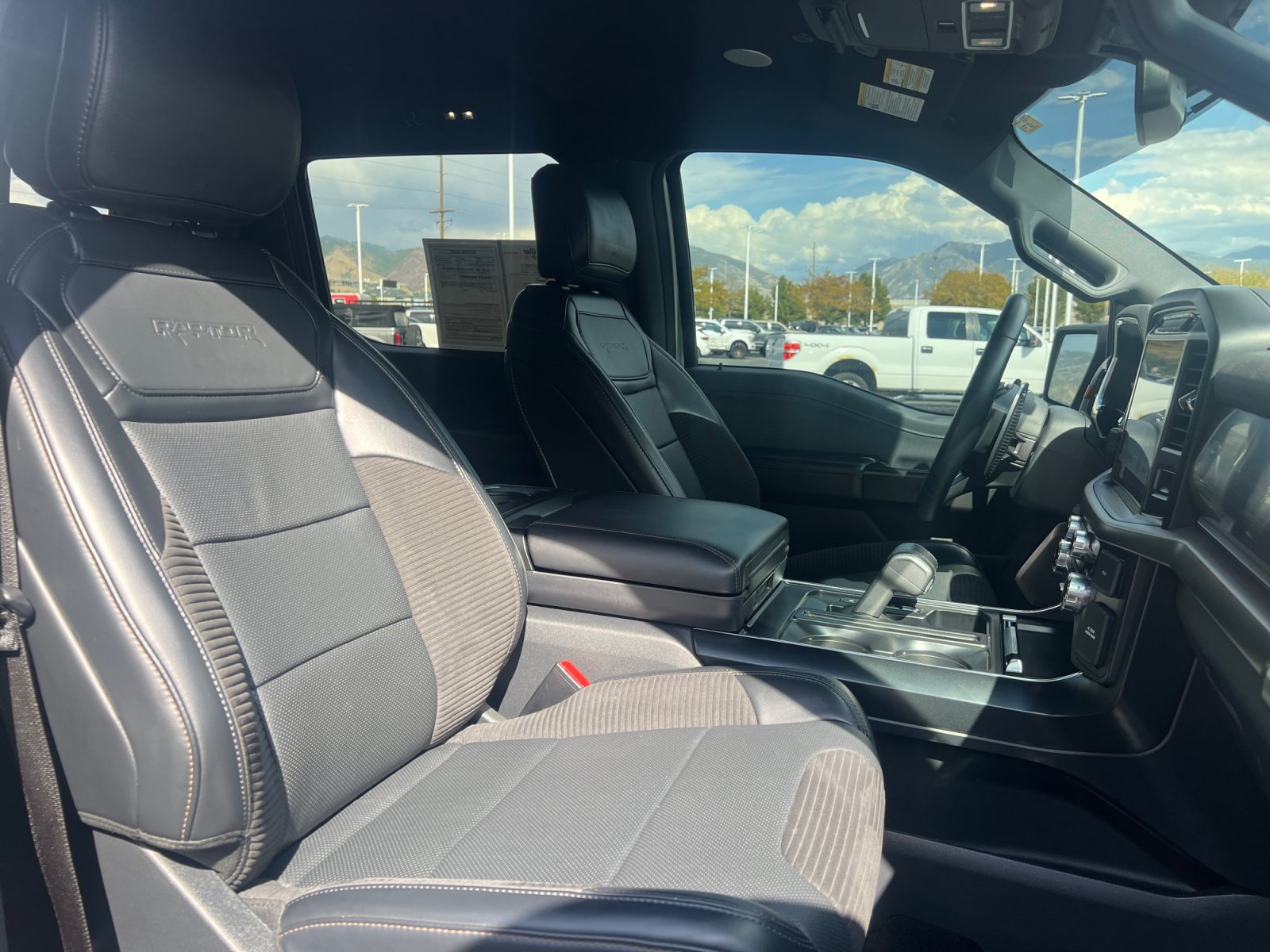 Certified 2022 Ford F150 Raptor w/ Raptor 37 Performance Package AWD/4WD image 28