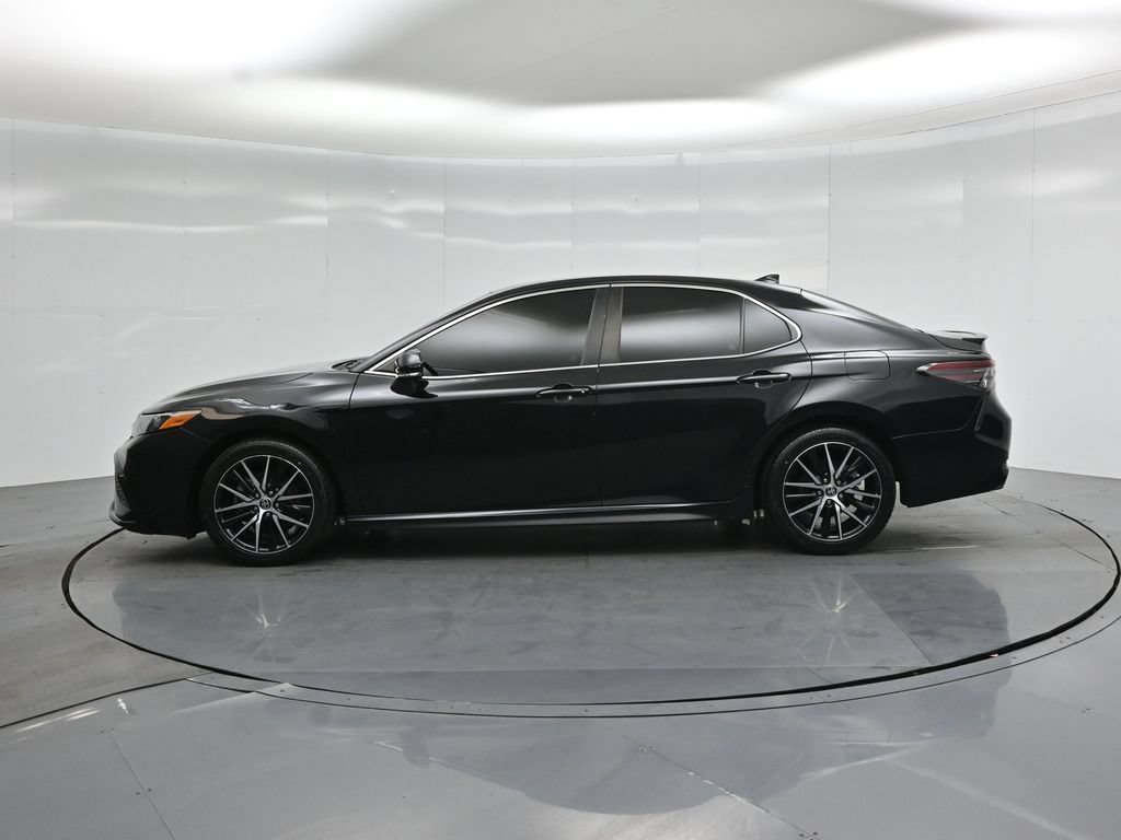 Used 2022 Toyota Camry SE FWD image 27