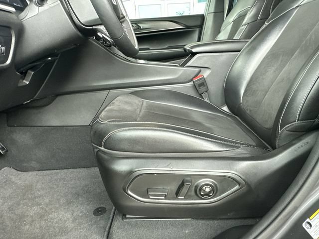Used 2024 Jeep Grand Cherokee Altitude AWD/4WD image 13
