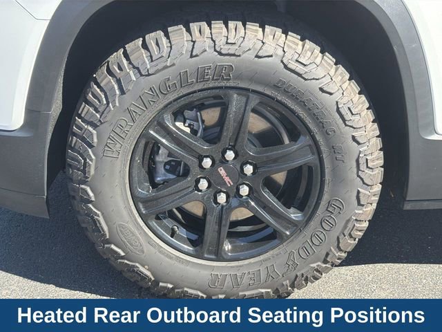 Used 2021 GMC Acadia AT4 w/ Technology Package image 10