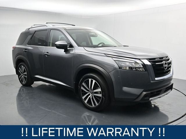 Used 2025 Nissan Pathfinder Platinum w/ Cargo Package AWD/4WD image 2