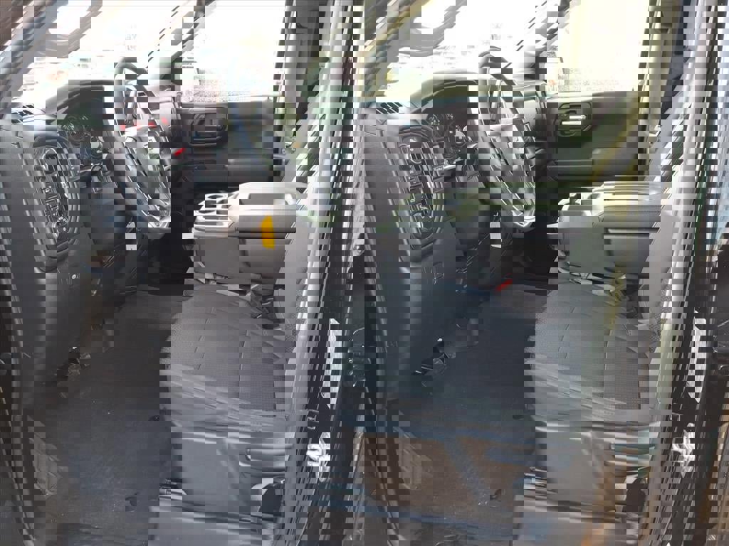 Used 2019 Chevrolet Silverado 1500 Custom w/ Custom Value Package image 11