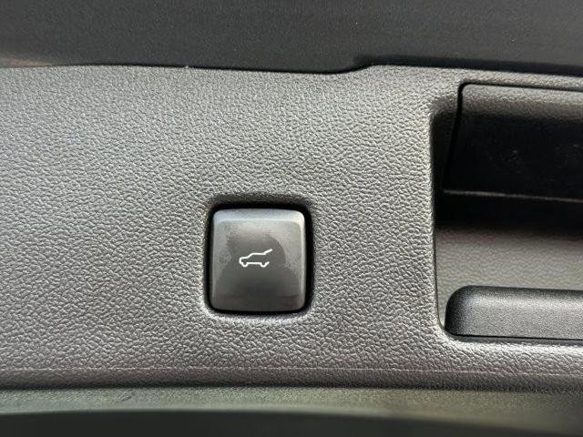 Certified 2022 Ford Escape Titanium w/ Class II Trailer Tow Package image 21