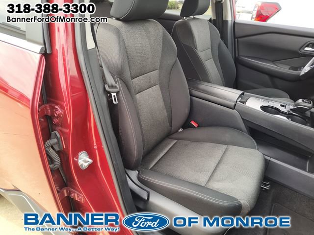 Used 2024 Nissan Rogue SV FWD image 19