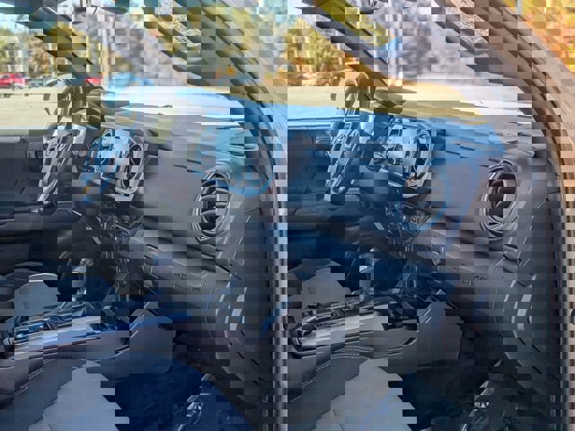 Used 2020 Toyota Tacoma TRD Off-Road image 39