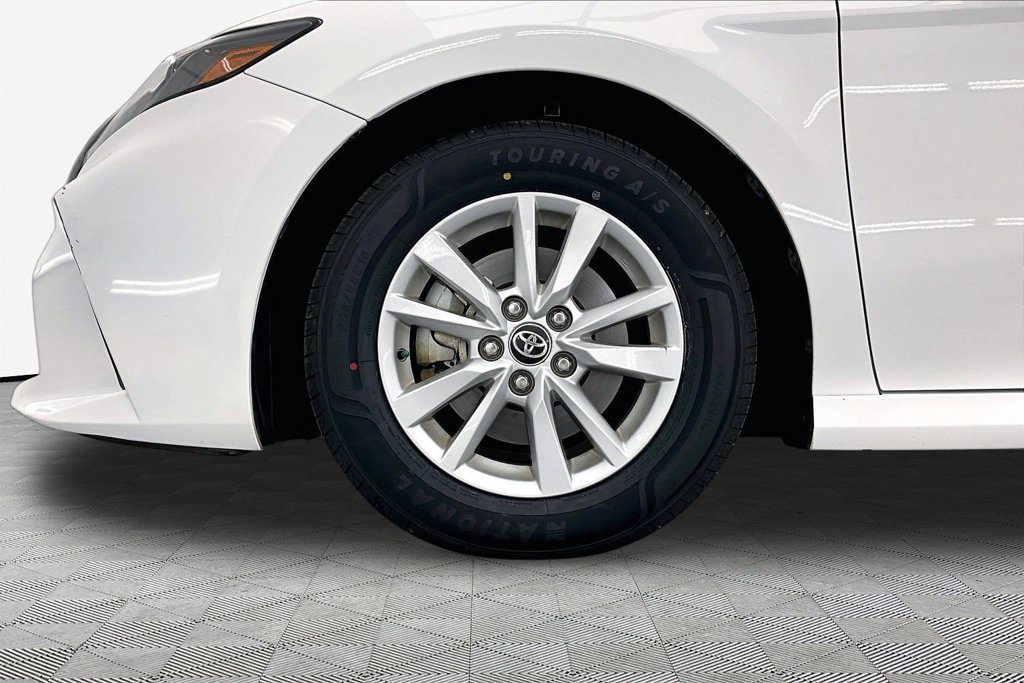 Used 2025 Toyota Camry LE FWD image 9