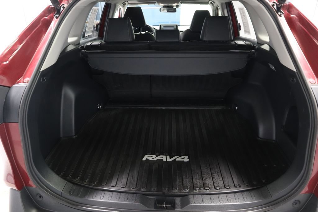 Used 2019 Toyota RAV4 XLE Premium w/ Cold Weather Package AWD/4WD image 17