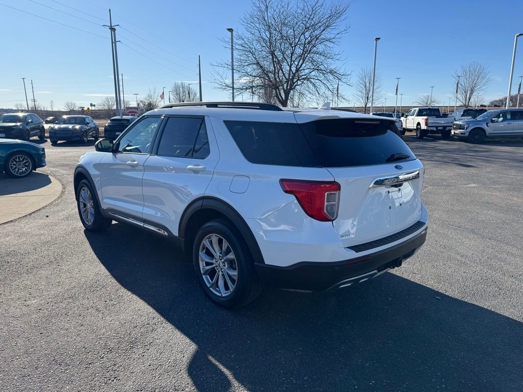 Certified 2023 Ford Explorer XLT w/ Equipment Group 202A image 5