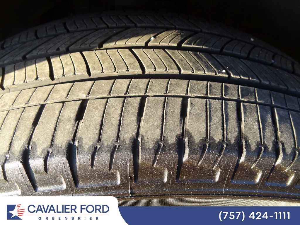 Certified 2023 Ford Explorer XLT w/ Equipment Group 202A AWD/4WD image 13
