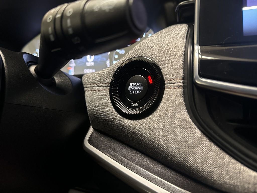 Used 2023 Jeep Compass Latitude image 30