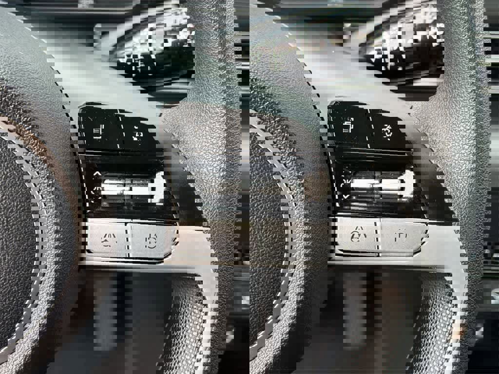 Used 2023 Hyundai Elantra Blue image 23