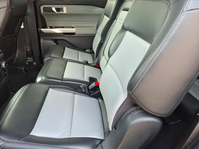 Certified 2022 Ford Explorer XLT w/ Equipment Group 202A RWD image 17