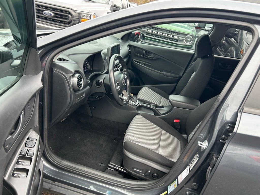 Used 2021 Hyundai Kona SEL Plus w/ Cargo Package image 15