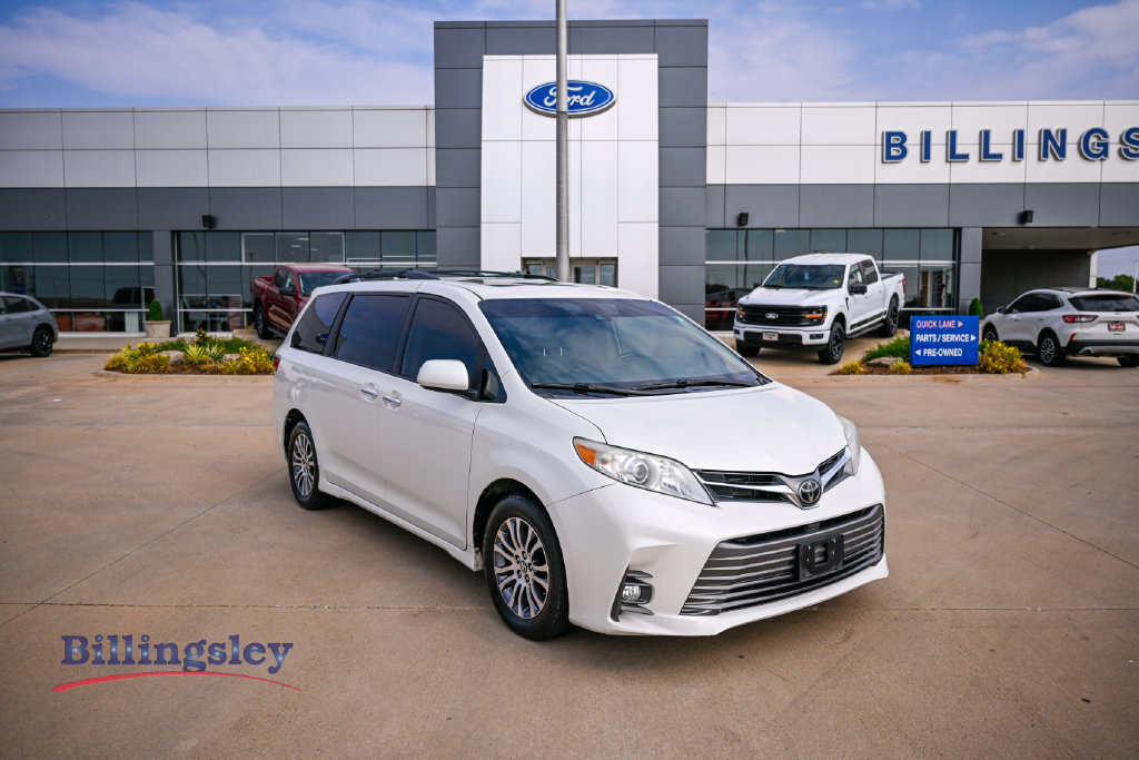 Used 2020 Toyota Sienna XLE Premium FWD image 1