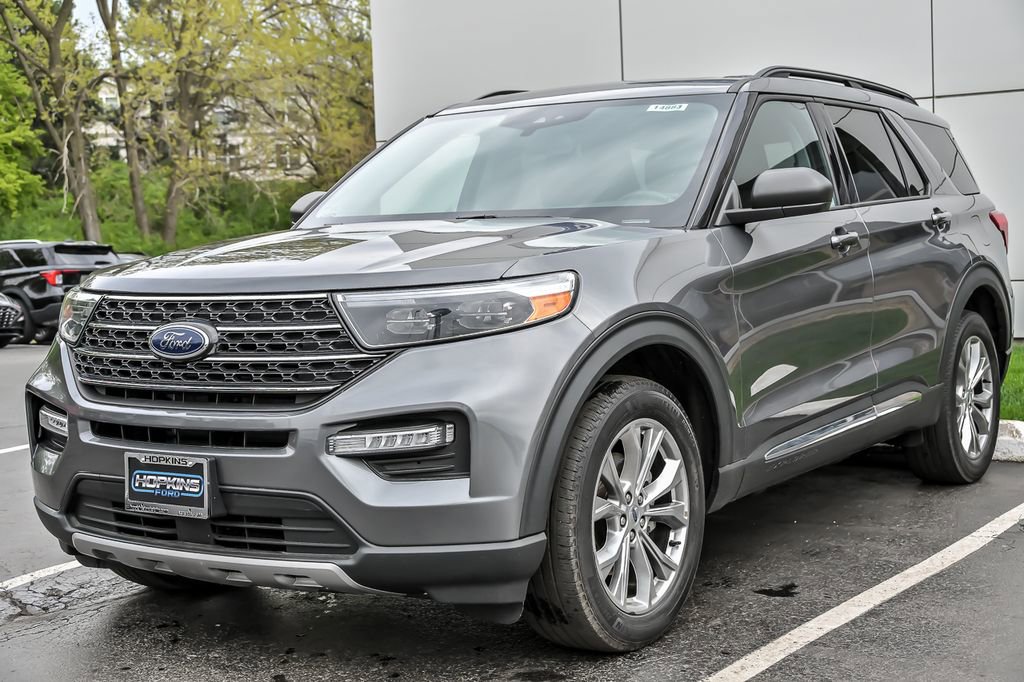 Certified 2023 Ford Explorer XLT w/ Equipment Group 202A AWD/4WD image 5