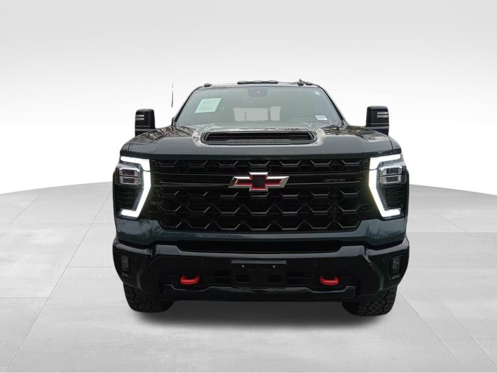 Used 2025 Chevrolet Silverado 2500 ZR2 w/ Technology Package image 16