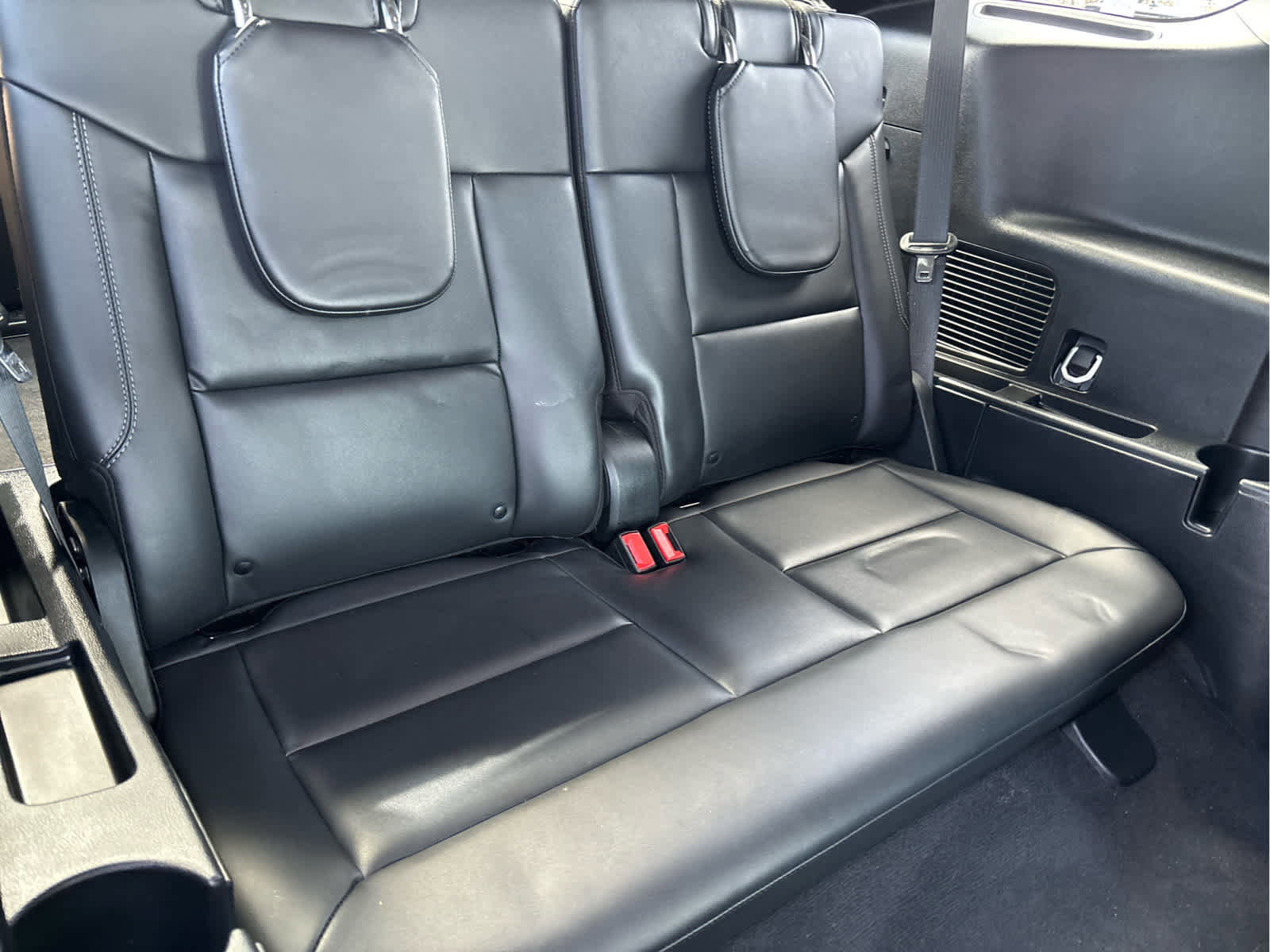 Certified 2023 Ford Explorer XLT w/ Equipment Group 202A image 33