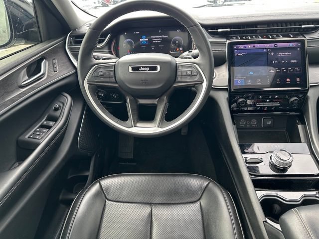 Used 2023 Jeep Grand Cherokee L Limited w/ Luxury Tech Group II AWD/4WD image 18