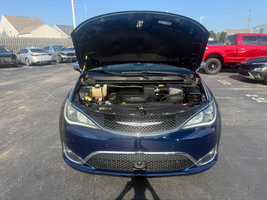 Used 2018 Chrysler Pacifica Limited w/ Advanced Safetytec Group FWD image 70