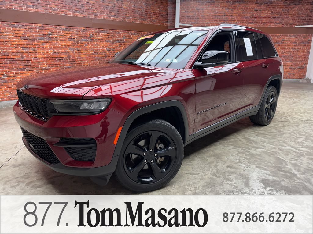Used 2022 Jeep Grand Cherokee Altitude AWD/4WD image 1