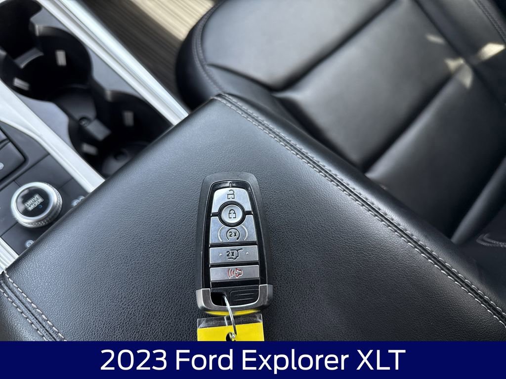 Certified 2023 Ford Explorer XLT w/ Equipment Group 202A AWD/4WD image 30