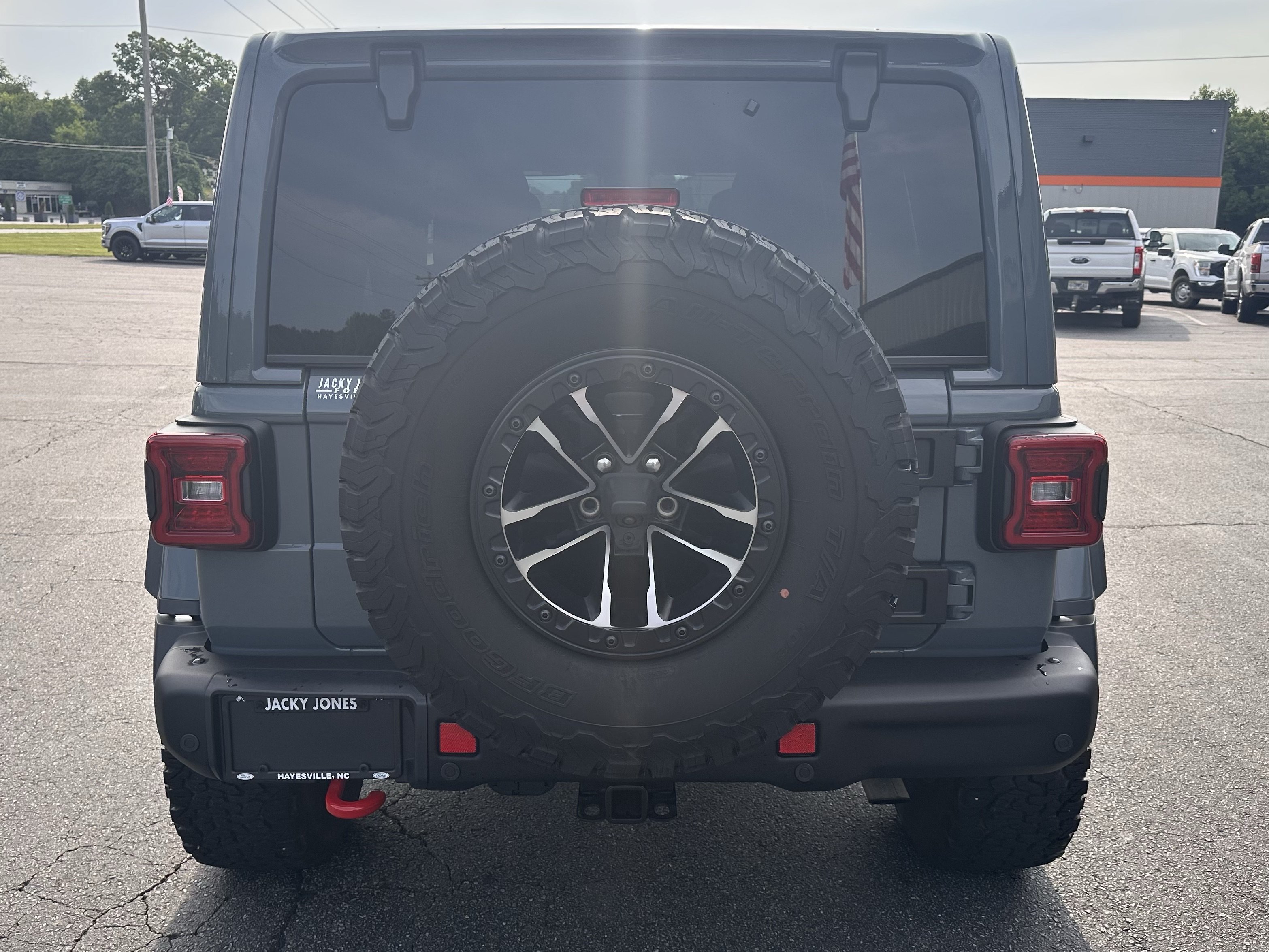 Used 2024 Jeep Wrangler Unlimited Rubicon AWD/4WD image 7