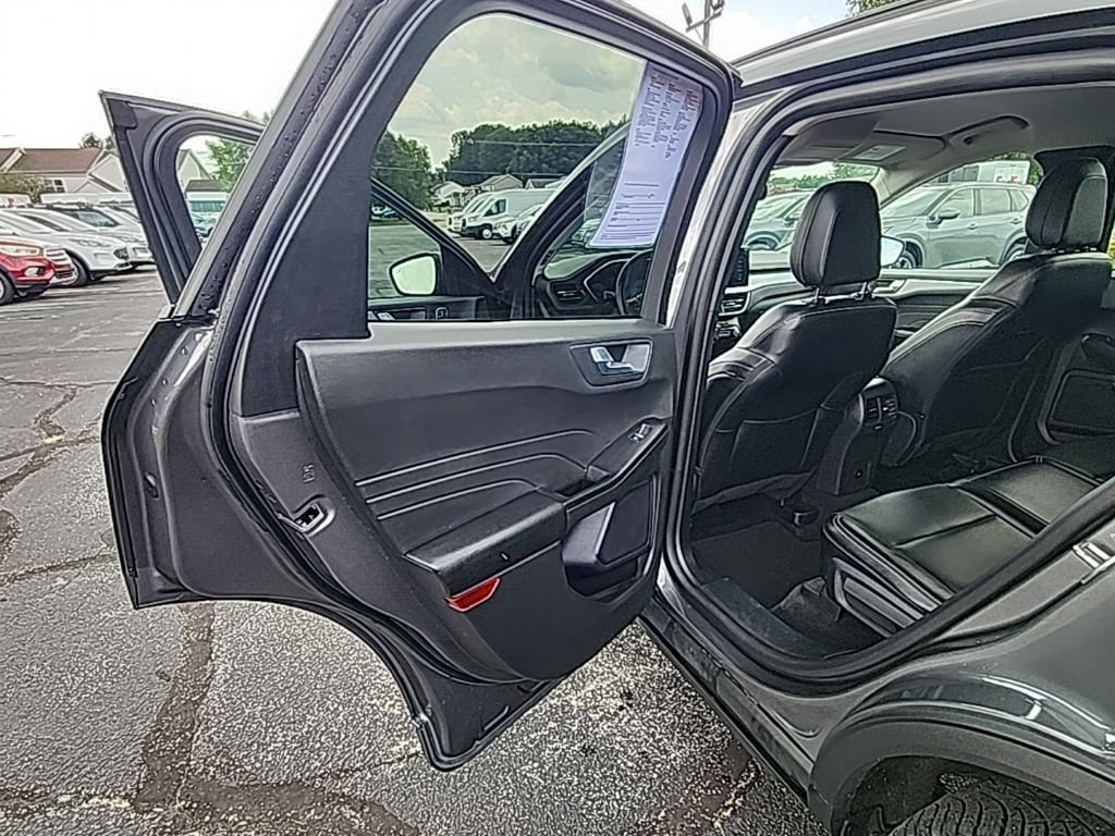 Certified 2024 Ford Escape Platinum AWD/4WD image 20