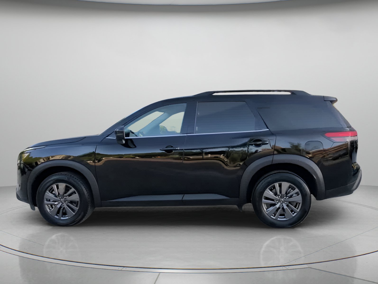 Used 2024 Nissan Pathfinder SV FWD image 17
