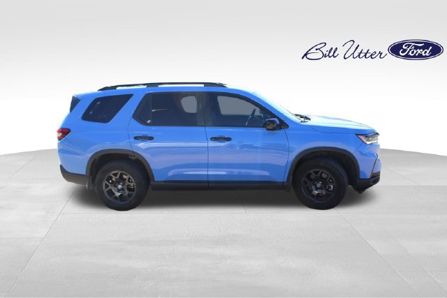 Used 2025 Honda Pilot TrailSport image 4