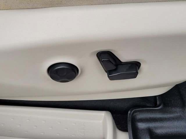 Used 2019 Chrysler Pacifica Touring-L Plus w/ Tire & Wheel Group image 16