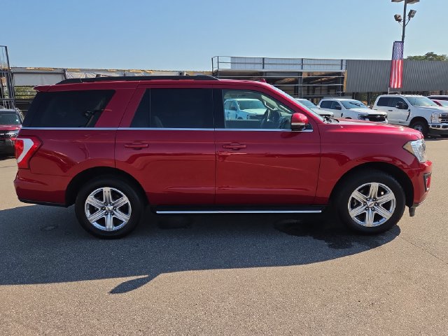 Certified 2020 Ford Expedition XLT w/ Equipment Group 202A RWD image 2