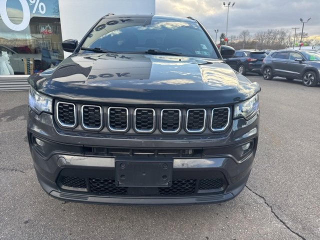 Used 2024 Jeep Compass Latitude image 3