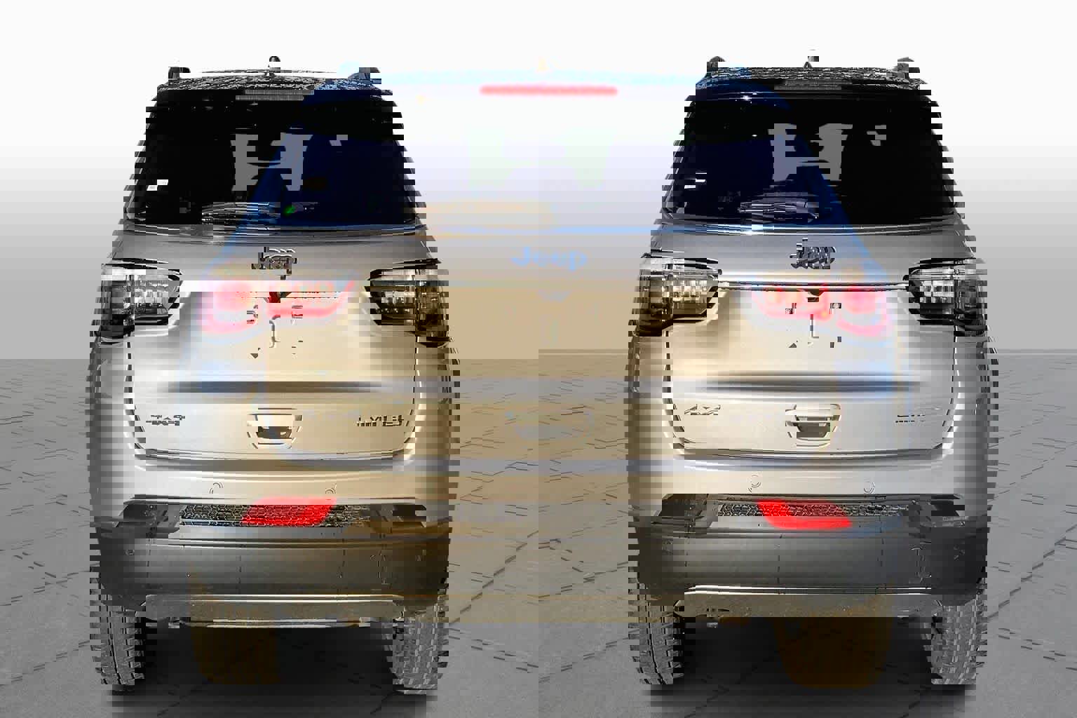 Used 2024 Jeep Compass Limited image 4