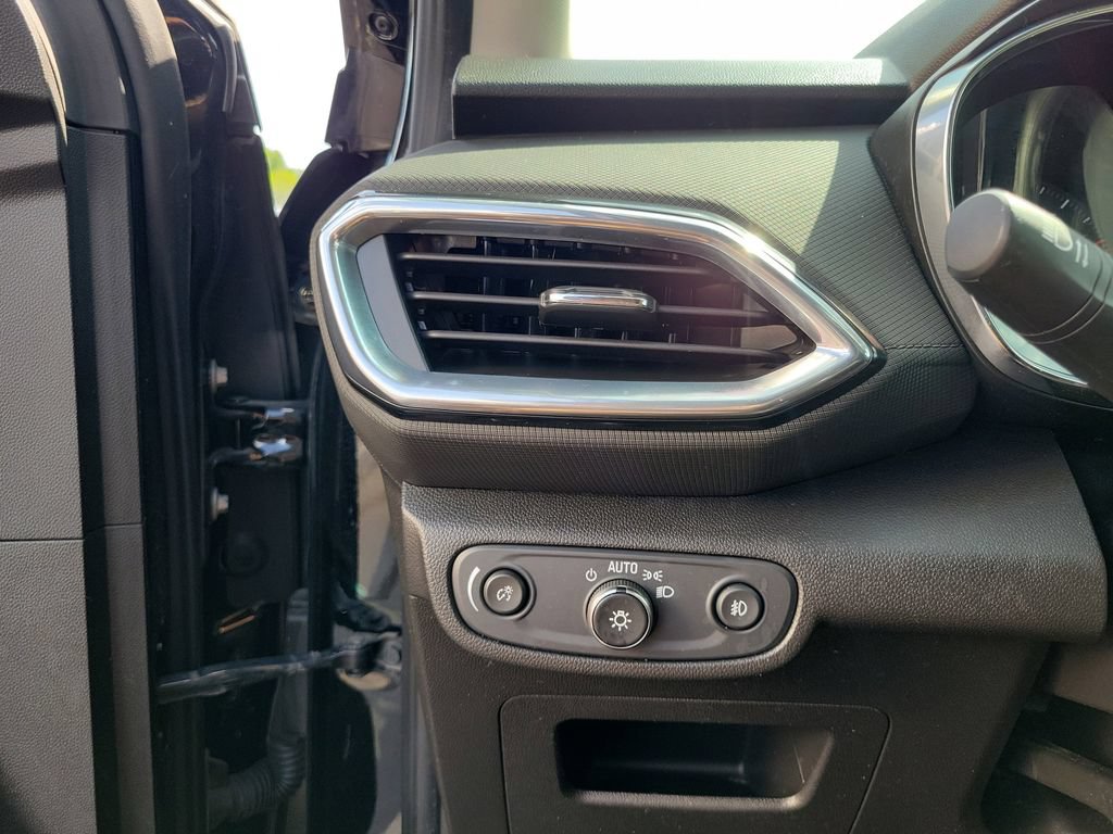 Used 2022 Chevrolet TrailBlazer LT AWD/4WD image 22